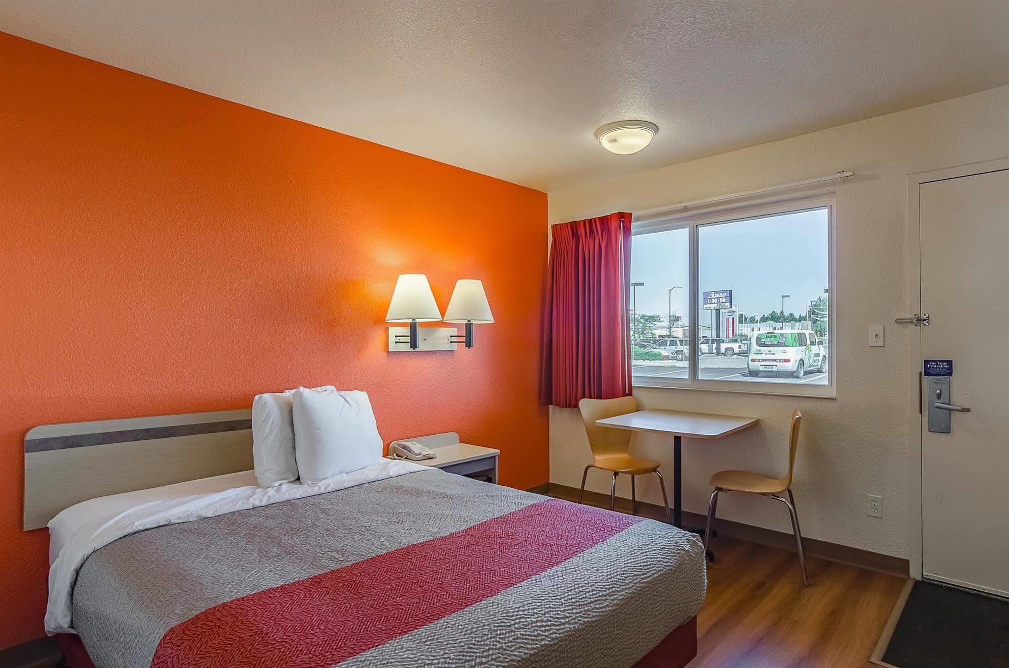 Park Inn By Radisson, Cheyenne Bagian luar foto